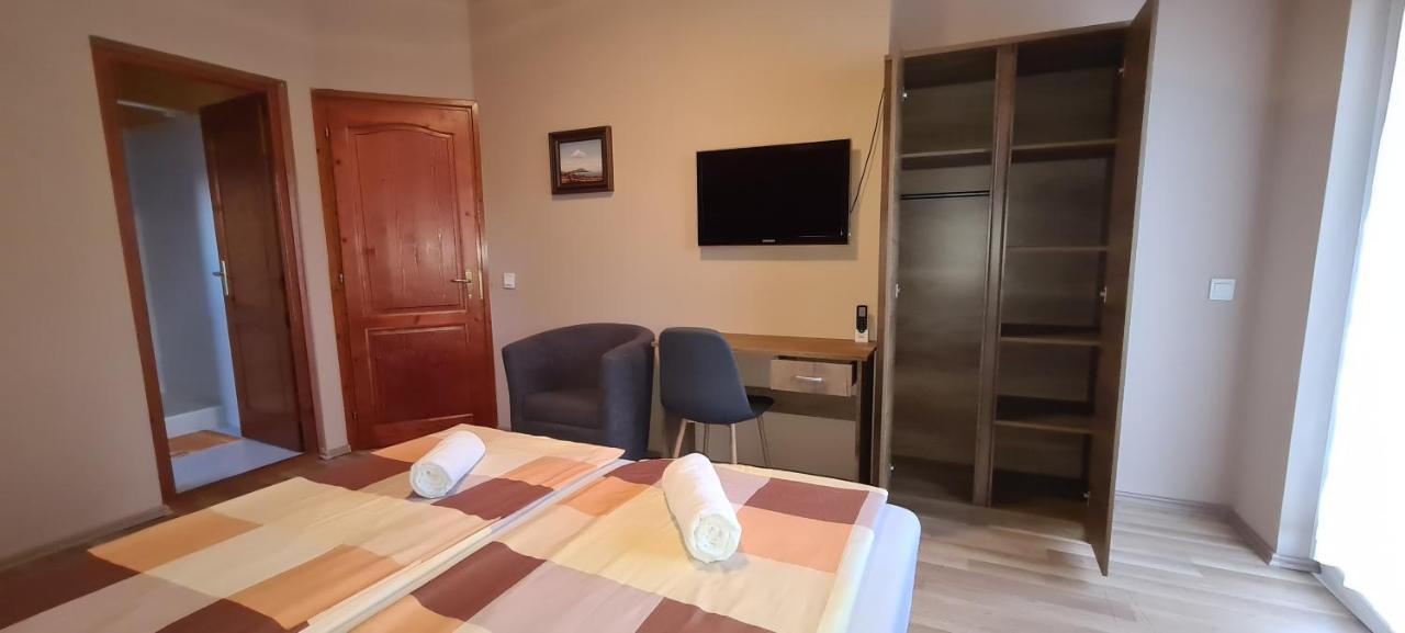 Hajas Familia Kiado Szobak Balatonmáriafürdő Exterior foto