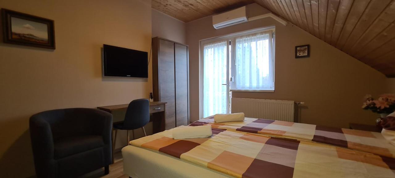 Hajas Familia Kiado Szobak Balatonmáriafürdő Exterior foto