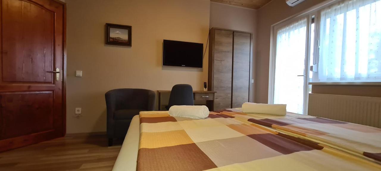 Hajas Familia Kiado Szobak Balatonmáriafürdő Exterior foto