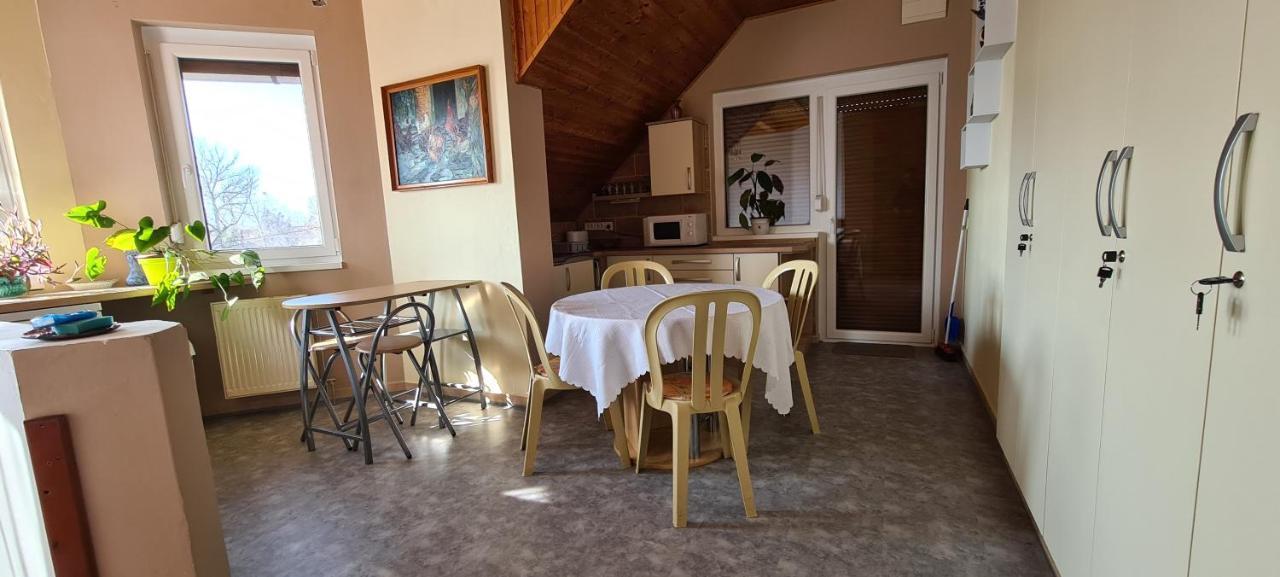 Hajas Familia Kiado Szobak Balatonmáriafürdő Exterior foto