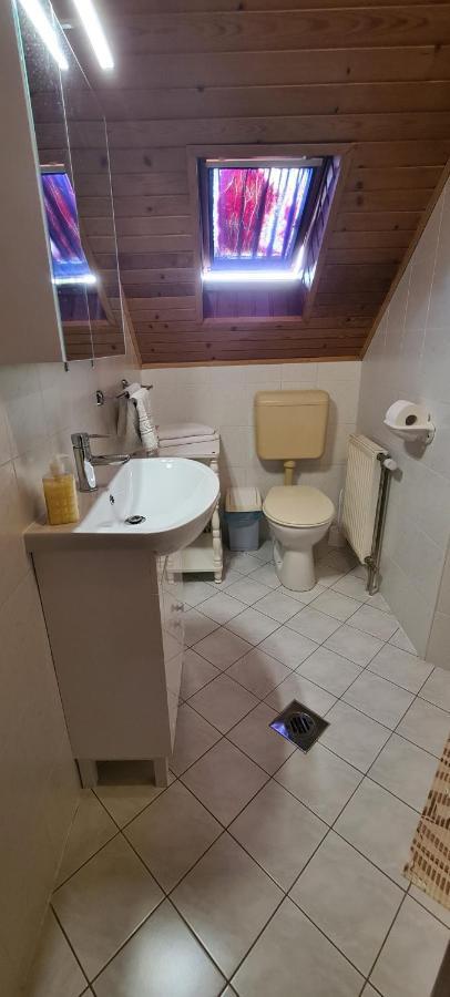 Hajas Familia Kiado Szobak Balatonmáriafürdő Exterior foto