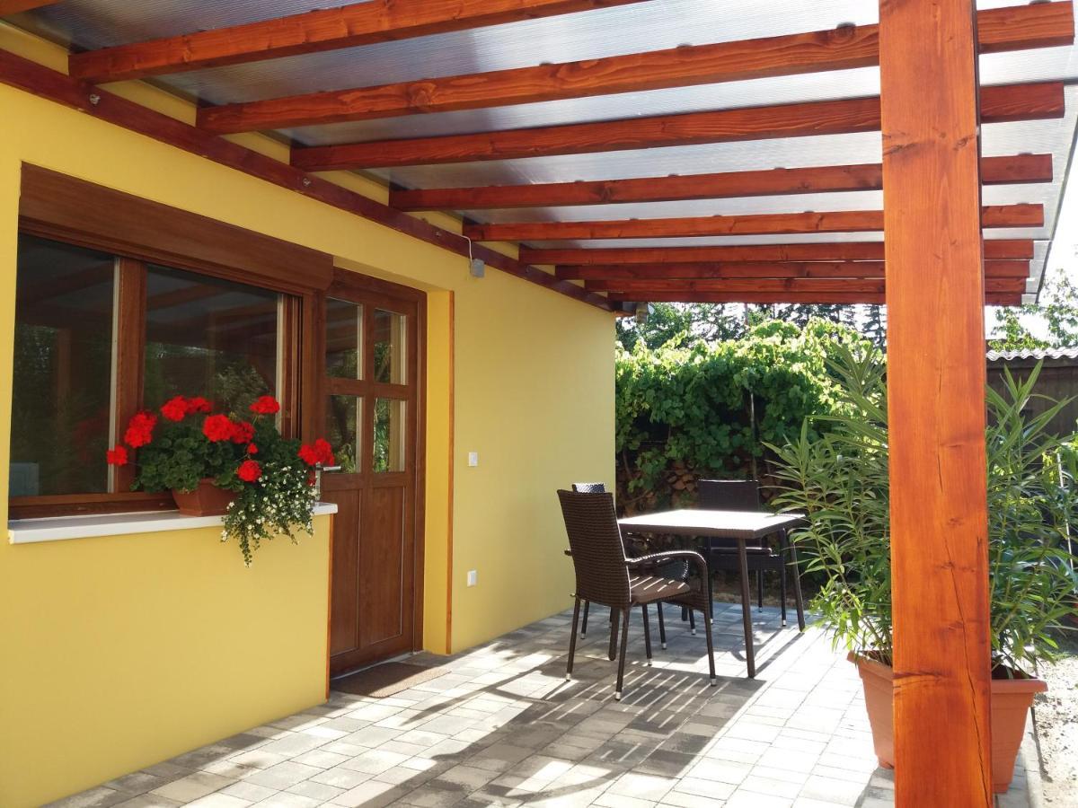 Hajas Familia Kiado Szobak Balatonmáriafürdő Exterior foto