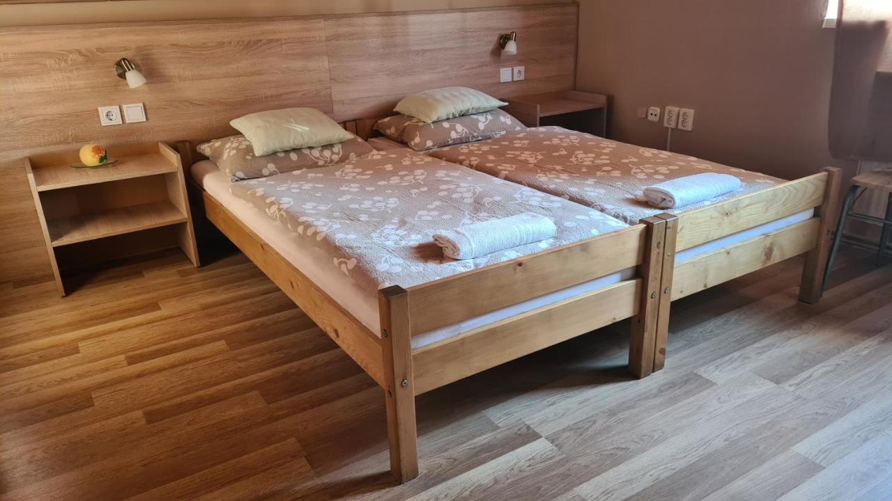 Hajas Familia Kiado Szobak Balatonmáriafürdő Exterior foto