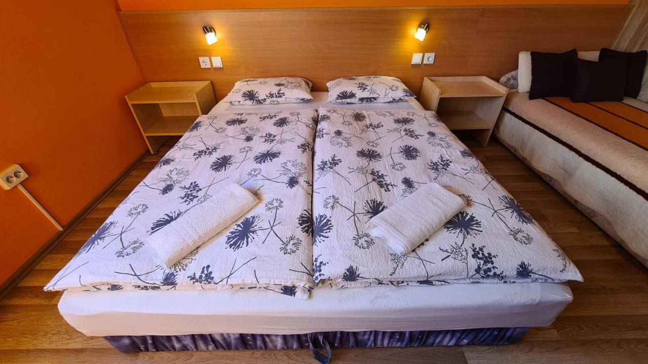 Hajas Familia Kiado Szobak Balatonmáriafürdő Exterior foto