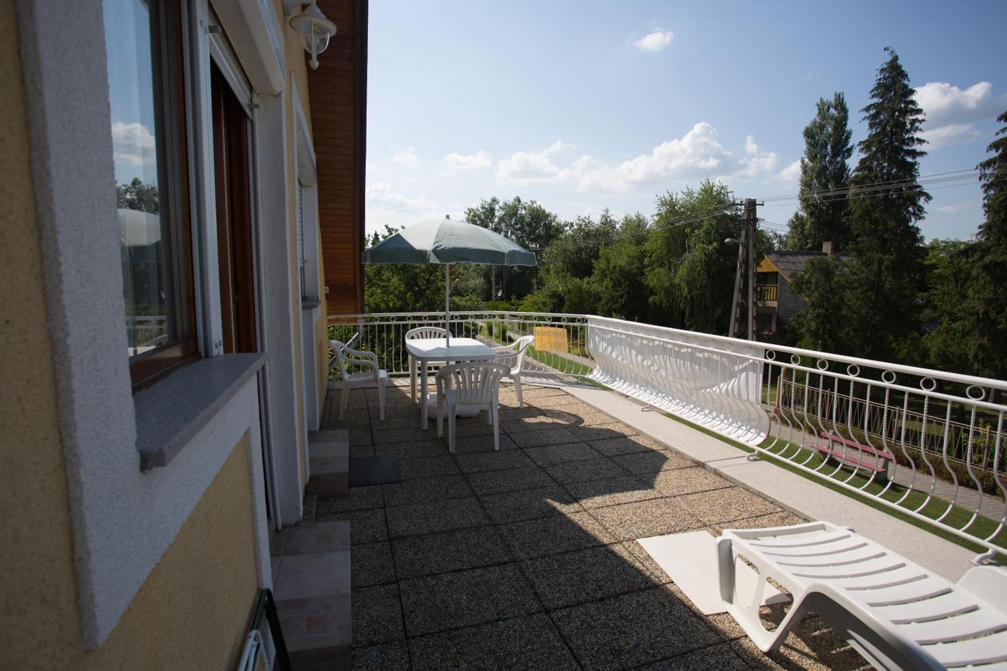 Hajas Familia Kiado Szobak Balatonmáriafürdő Exterior foto