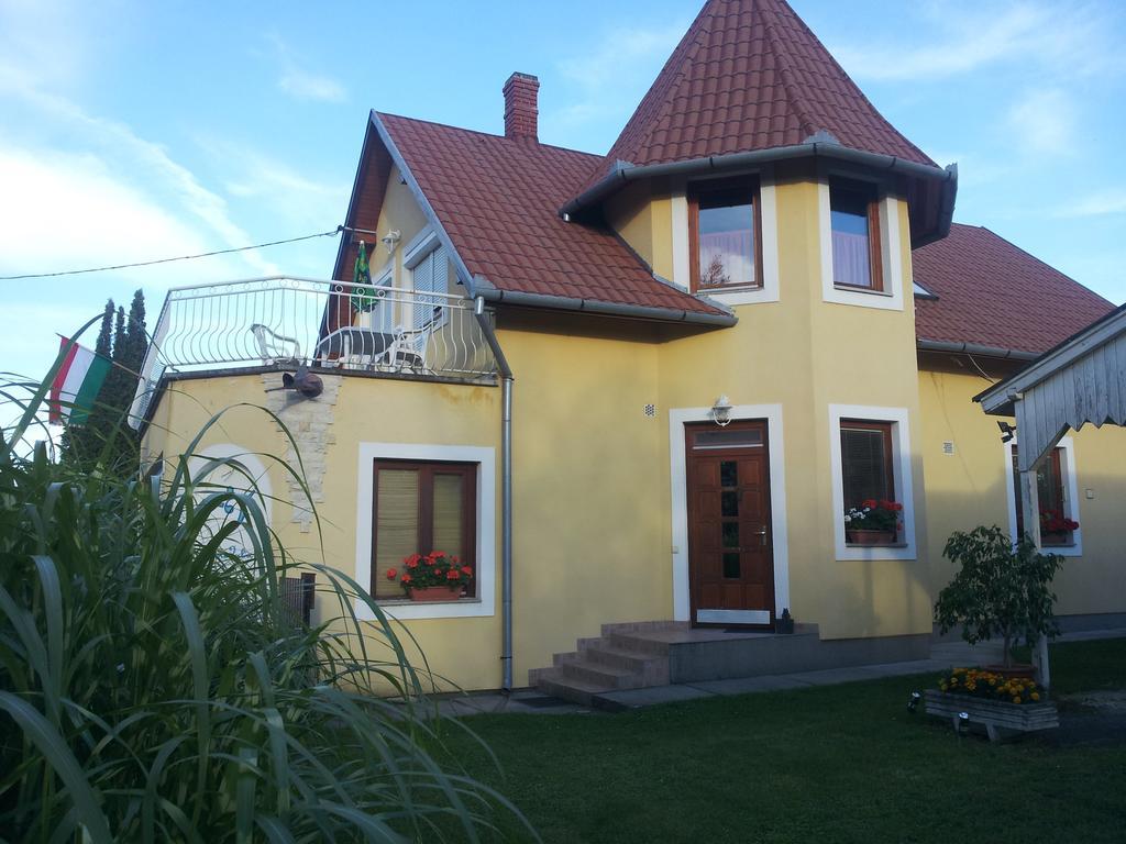 Hajas Familia Kiado Szobak Balatonmáriafürdő Exterior foto