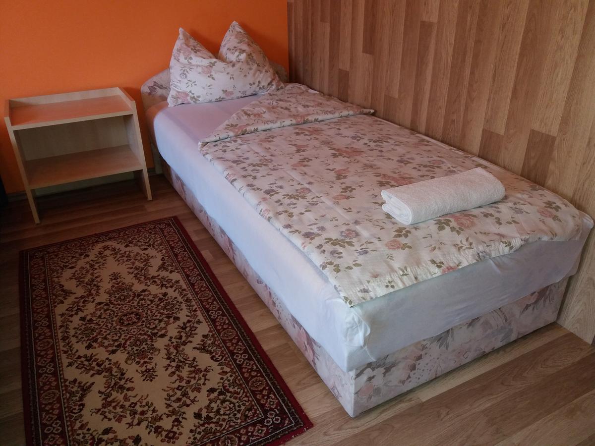 Hajas Familia Kiado Szobak Balatonmáriafürdő Exterior foto
